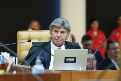 Fux descarta pedido de vista, mas deve divergir de Moraes em julgamento de Bolsonaro