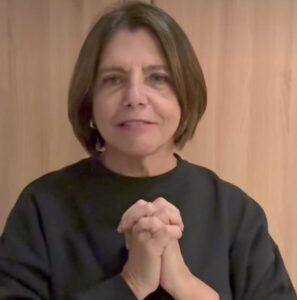 Diagnosticada com câncer de mama, Roseana anuncia início da quimioterapia e pede orações