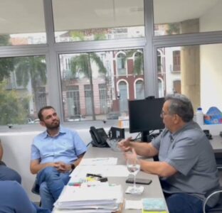 Prefeito Fernando Pessoa garante avanço na reforma da sede da Academia de Letras de Tuntum