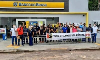 Funcionários do BB fazem manifestação contra o fechamento de agências e demissão voluntária