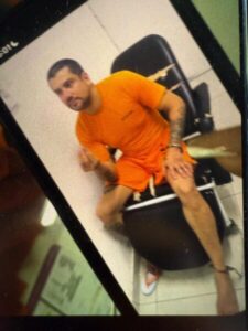 Gerrard Lima com uniforme de detento no Complexo de Pedrinhas
