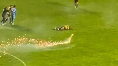Jogador do The Strongest é atingido por rojão da própria torcida durante jogo na Bolívia