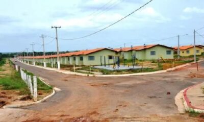 Prefeitura assina ordem de serviço para a conclusão de quadra poliesportiva e construção de campo de futebol no Sebastião Régis