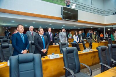 Plenário faz minuto de silêncio pelo falecimento do ex-servidor João Batista Rodrigues