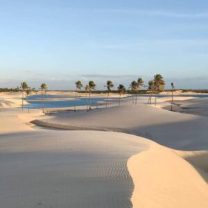 Praia do Arpoador em Tutóia um resort natural cercado por dunas no Maranhão