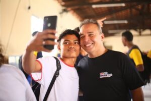 Em Paço do Lumiar, Prefeito Fred Campos dá o primeiro passo no programa “Tô Conectado” com mais de 2.500 tablets entregues.