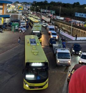 Protesto de motociclistas causa engarrafamento em São Luís após desaparecimento de motorista de aplicativo