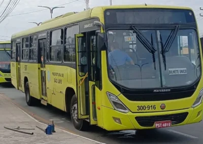 Ônibus quebra e causa transtornos no trânsito e no transporte público no Cohafuma