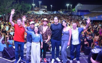 MARCANDO PRESENÇA – Orleans Brandão prestigia festa de 107 anos do bairro Liberdade