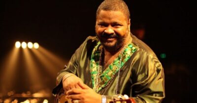Morre o sambista Arlindo Cruz, aos 66 anos