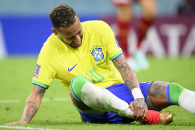 Contusões graves tiram Neymar e Danilo do jogo com a Suíça