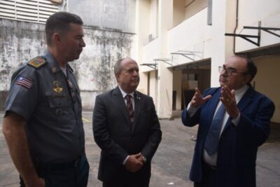 Procurador-Geral de Justiça realiza inspeção no prédio da Agência Central da Empresa de Correios e Telégrafos