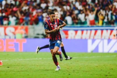 Com VAR acionado contra o Fluminense, Bahia vence e leva vantagem para jogo no Maracanã