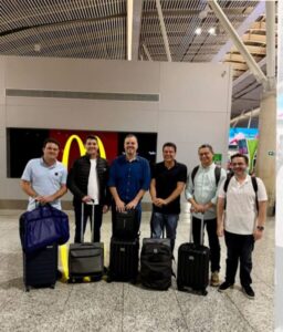 Camarão e deputados de oposição desembarcam em Brasília para posse de Ana Paula no comando do PSB/MA