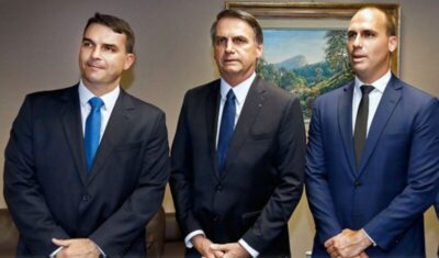 “Foi o calor da emoção”, diz Flávio sobre Eduardo xingar Jair Bolsonaro