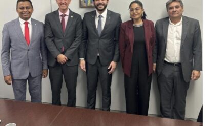 FLORIANO: Os Deputados Dr. Marcus Vinícius e Francisco Costa participam de reunião no MEC para viabilizar curso de Medicina na UFPI em Floriano
