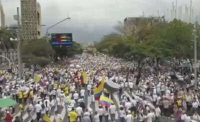 Igualdade com o Brasil!!! Milhares saem às ruas na Colômbia em apoio a Álvaro Uribe