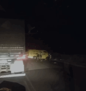 Assalto a carro-forte bloqueia BR-010 em Carolina; criminosos usam reféns e trocam tiros com a polícia
