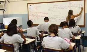 Estudantes do ensino integral têm notas maiores no Enem, diz estudo