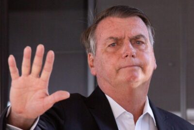 Bolsonaro organizou bolão da Mega-Sena minutos antes da prisão domiciliar. Saiba onde ex-presidente estava