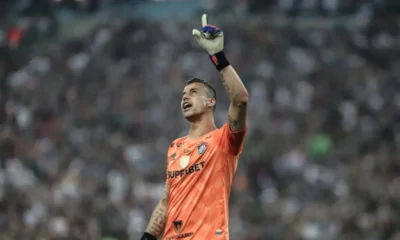 Fábio do Fluminense é o jogador com mais partidas disputadas no Mundo