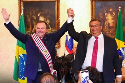 Ao completar um ano de Governo, Brandão posta foto com Flávio Dino