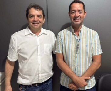 Prefeito de Cajari e vereadores reforçam pré-campanha de Hilton Gonçalo ao Senado