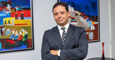 Brandão revê decisão e recoloca assessor de seu vice