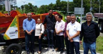 PREFEITO DE VIANA, MAGRADO BARROS RECEBE DE FLÁVIO DINO…