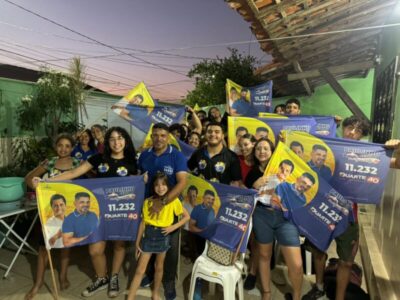 Paulinho Celular se reúne com estudantes da Escola Maria Pinho para discutir melhorias na educação