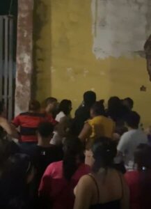 BATEU O DESESPERO: Aliados de Julinho causam tumulto em frente ao comitê de Dudu Diniz, em Ribamar