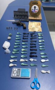 Polícia cumpre mandado de prisão e apreende drogas, arma e munições em São Raimundo das Mangabeiras