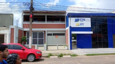 Aluga-se Casa na Av. 1 de Maio, centro de Codó; (99) 98833-1823