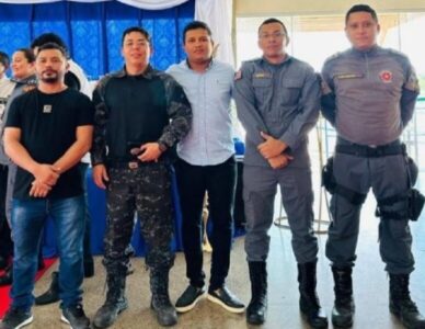 Vereador Rogério representando o prefeito Gilson Lima participou da troca do 10° BPM em Pinheiro