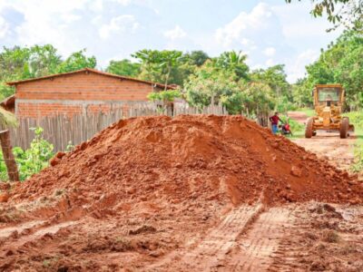 Prefeitura de Conceição do Lago- Açu executa reparos em alguns trechos da estrada vicinal que liga a cidade aos Povoados; Centro da Emília, Mandiocal, Alto da Paz e Caetano.