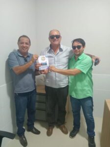 Professor Carlos Vagno, Paulo Messias, sentaram com presidente Denys de Miranda sobre audiência pública do Grupo Amigos Solidários.