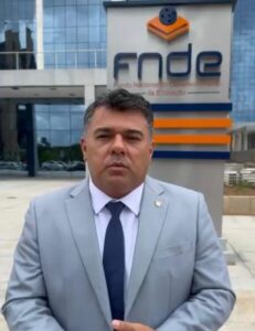 Deputado Ivan Júnior cobra investimentos do FNDE para escolas e quadras em São Luís