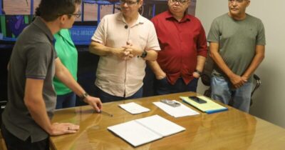 Prefeito Rafael Brito se reúne com SINTERPUM para esclarecer informações sobre direito dos professores