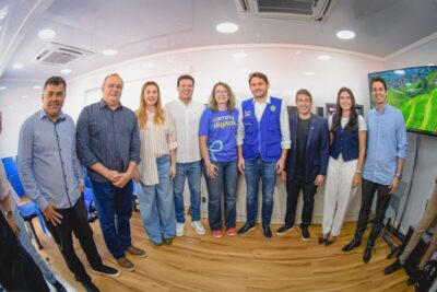 Deputado Ivan Júnior participa do lançamento da Carreta Digital ao lado do ministro Juscelino Filho