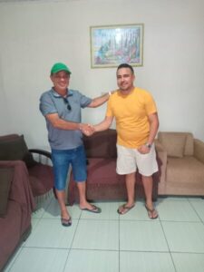 Cientista político Carlos Vagno estreitando os laços políticos com vereador Neto Pimentel de Tutoia.