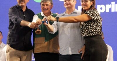 Ministro Wellington Dias entrega van à SEMDES e reforça estrutura da assistência social em Timon