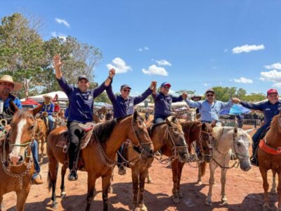Deputado Eric Costa prestigia a 30ª Cavalgada de Davinópolis e reforça parceria com o prefeito Zé Pequeno