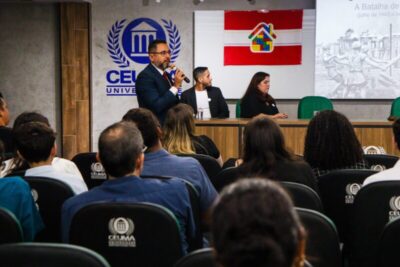Singular Escola Bilíngue promove roda de conversa sobre feminicídio no Brasil