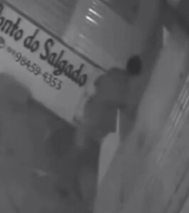 Polícia investiga morte de jovem por espancamento