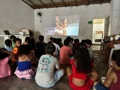 Luz, Câmera, Amor em Ação: uma tarde de cinema, alegria e afeto no Coroadinho