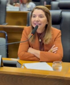“O que não me mata, me fortalece”, diz Iracema sobre mudança de comando do PSB