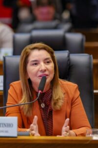 “Partido se faz é com gente, com político e com voto. E isso nós temos”, afirma Iracema Vale sobre mudanças no PSB