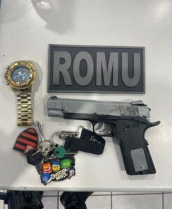Guardas Municipais prendem dupla e apreenderam simulacro de arma de fogo
