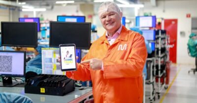 Brandão visita Multi, fabricante dos tablets e chromebooks que serão entregues a alunos e professores da rede estadual pelo programa Educação de Verdade