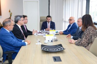 Presidente da OAB/MA recebe Valdênio Caminha e discute afastamento de procurador e defesa das prerrogativas